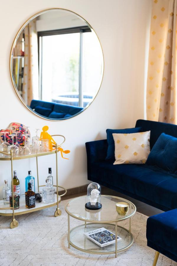 L'Avant Scene Meuble 5 Etoiles Parking Gratuit Jacuzzi Avignon Exterior foto