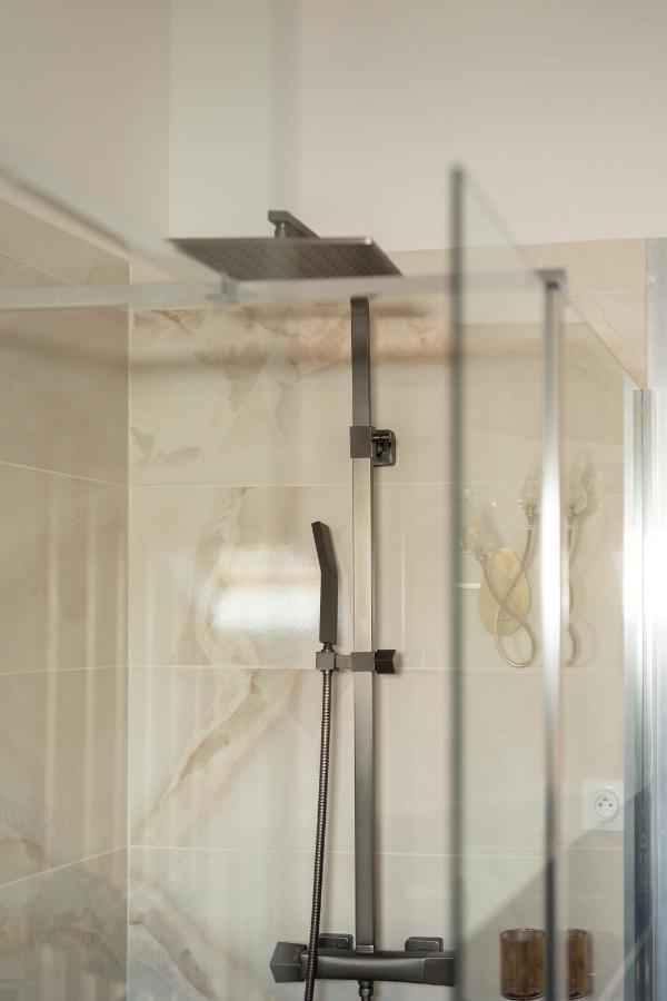 L'Avant Scene Meuble 5 Etoiles Parking Gratuit Jacuzzi Avignon Exterior foto